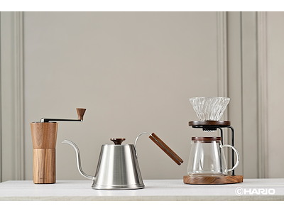 Hario Drip Kettle Stål & Valnød, 0.6L